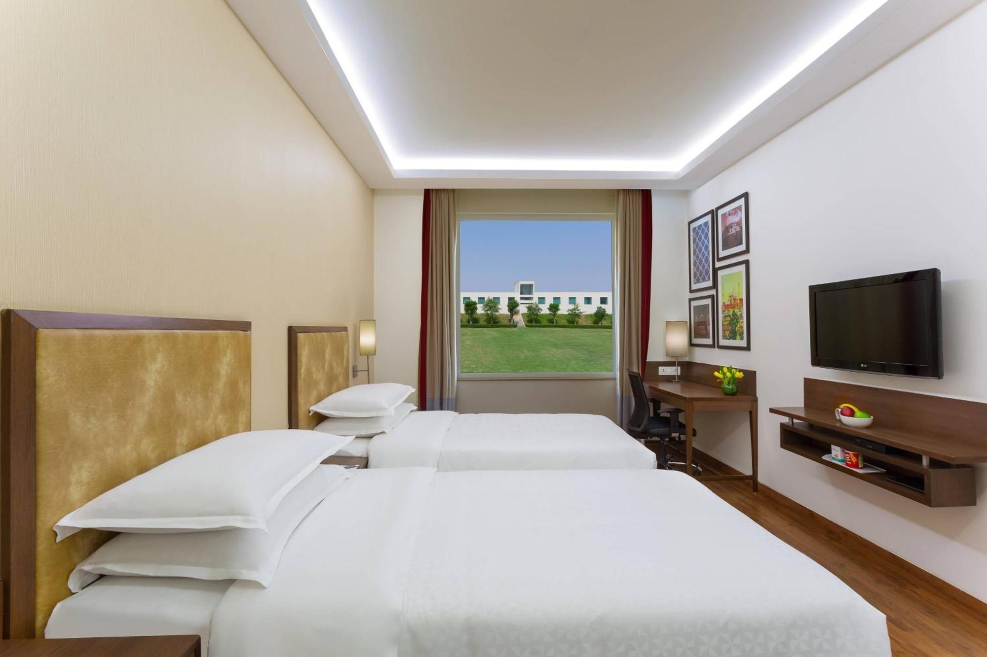 Four Points By Sheraton New Delhi, Airport Highway Zewnętrze zdjęcie