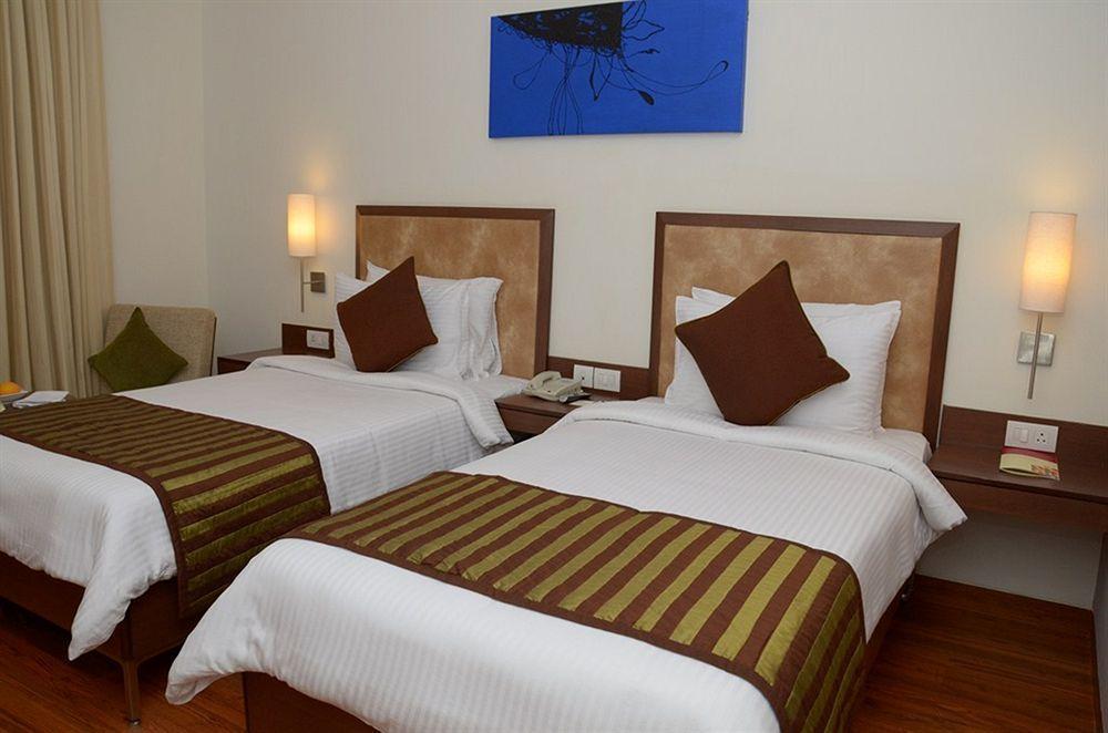 Four Points By Sheraton New Delhi, Airport Highway Zewnętrze zdjęcie