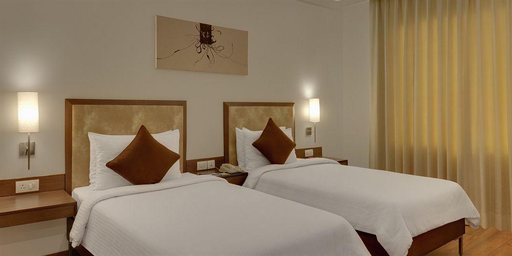 Four Points By Sheraton New Delhi, Airport Highway Zewnętrze zdjęcie